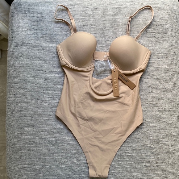 NWT !!!! Skims Deep Plunge Shapewear Bodysuit - Picture 2 of 2